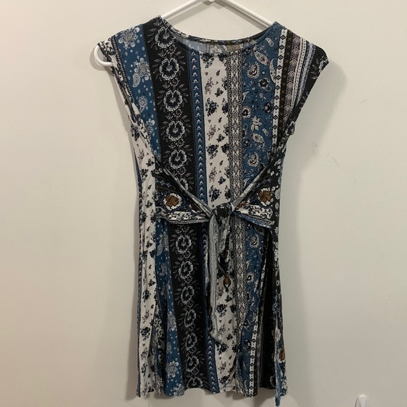 Art Class Mini dress with tie front, Juniors Sz 7/8 good condition small pilling - Picture 1 of 4